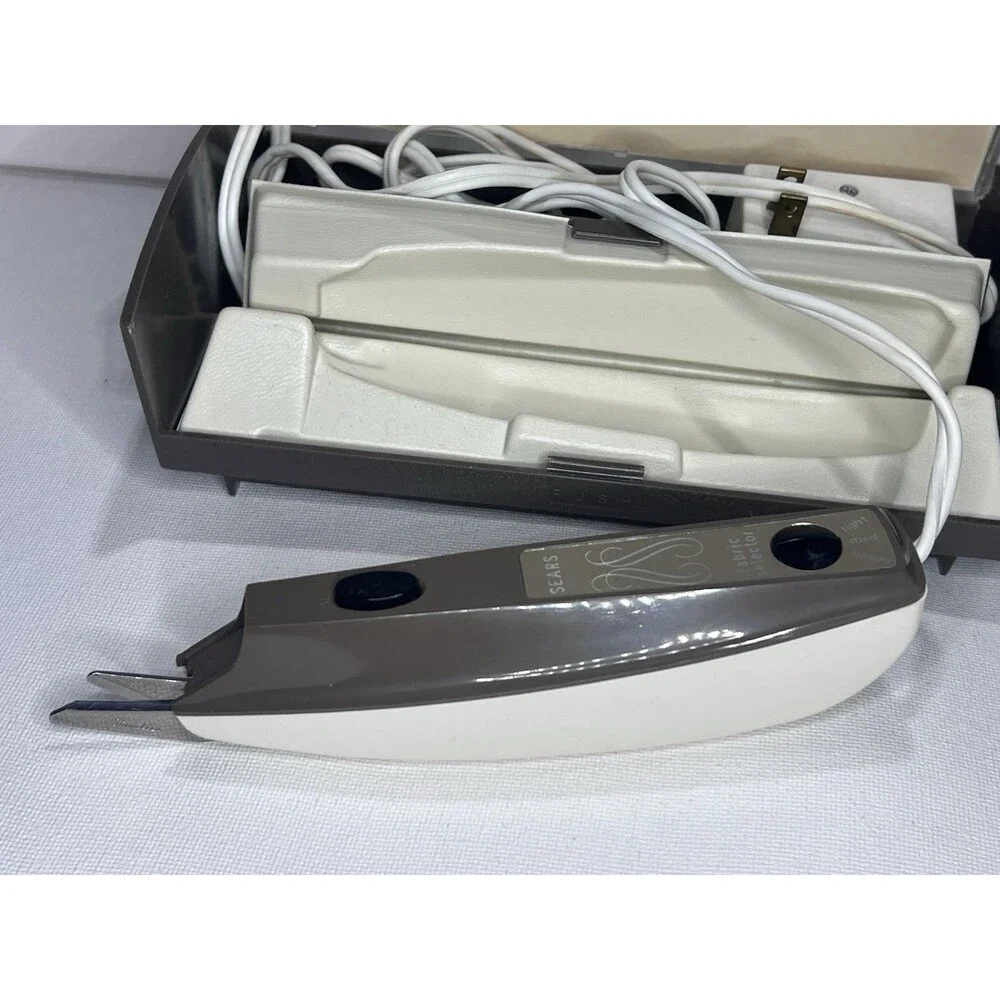 Vintage Sears Electric Scissors 3 Speed Fabric Cutter w Case Model 25-2177